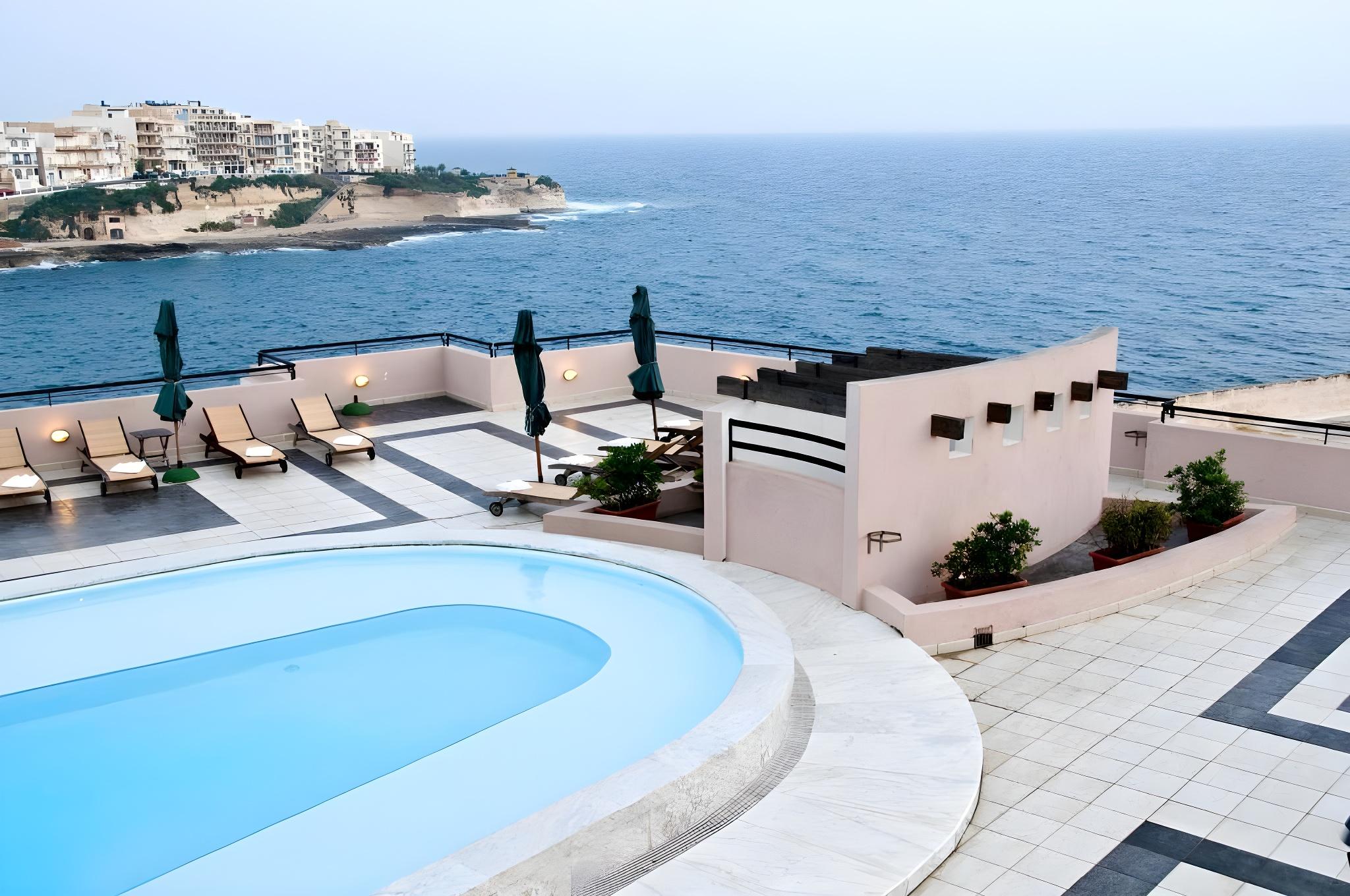 Standard, Twin Beds, Land View