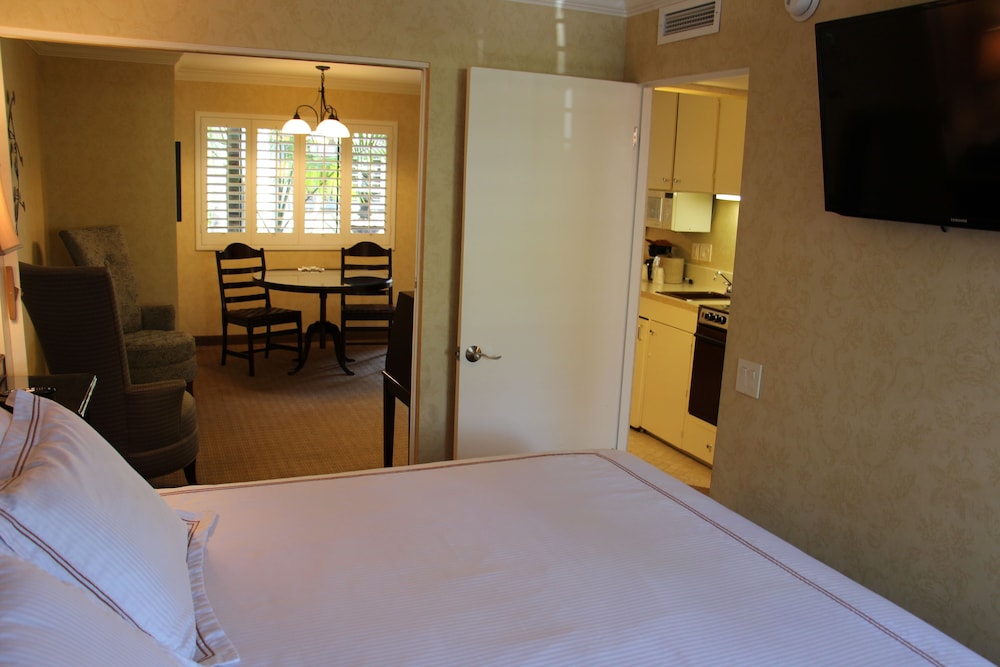 Franciscan Inn & Suites 25/40
