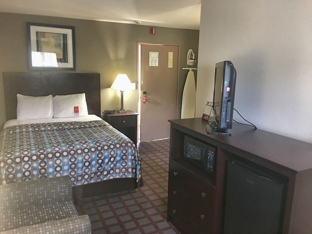 Baymont by Wyndham Iron Mountain 28/69