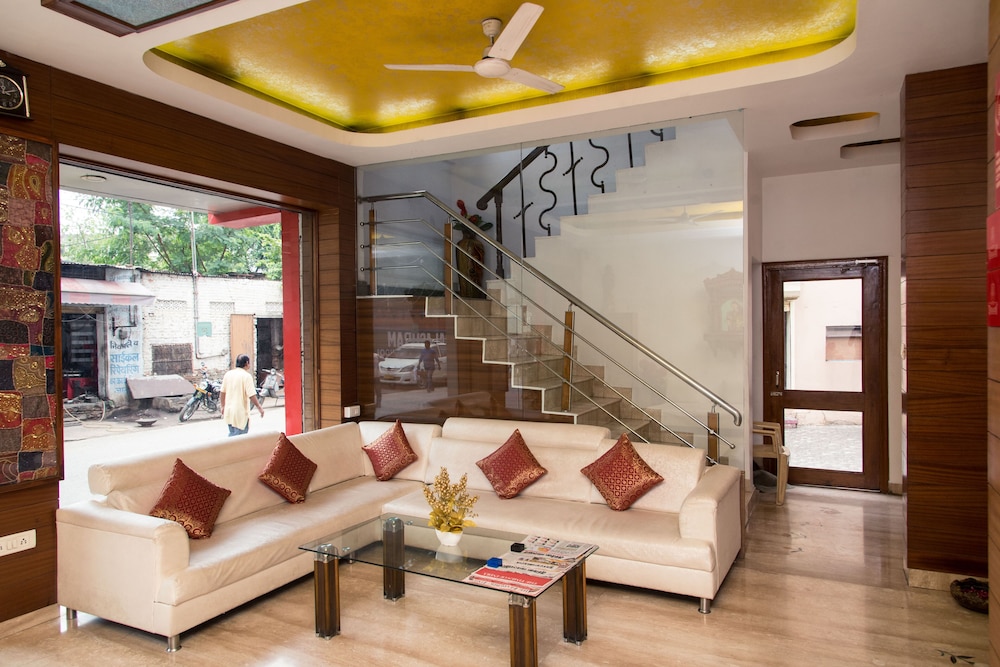 HOTEL GORBANDH 35/48