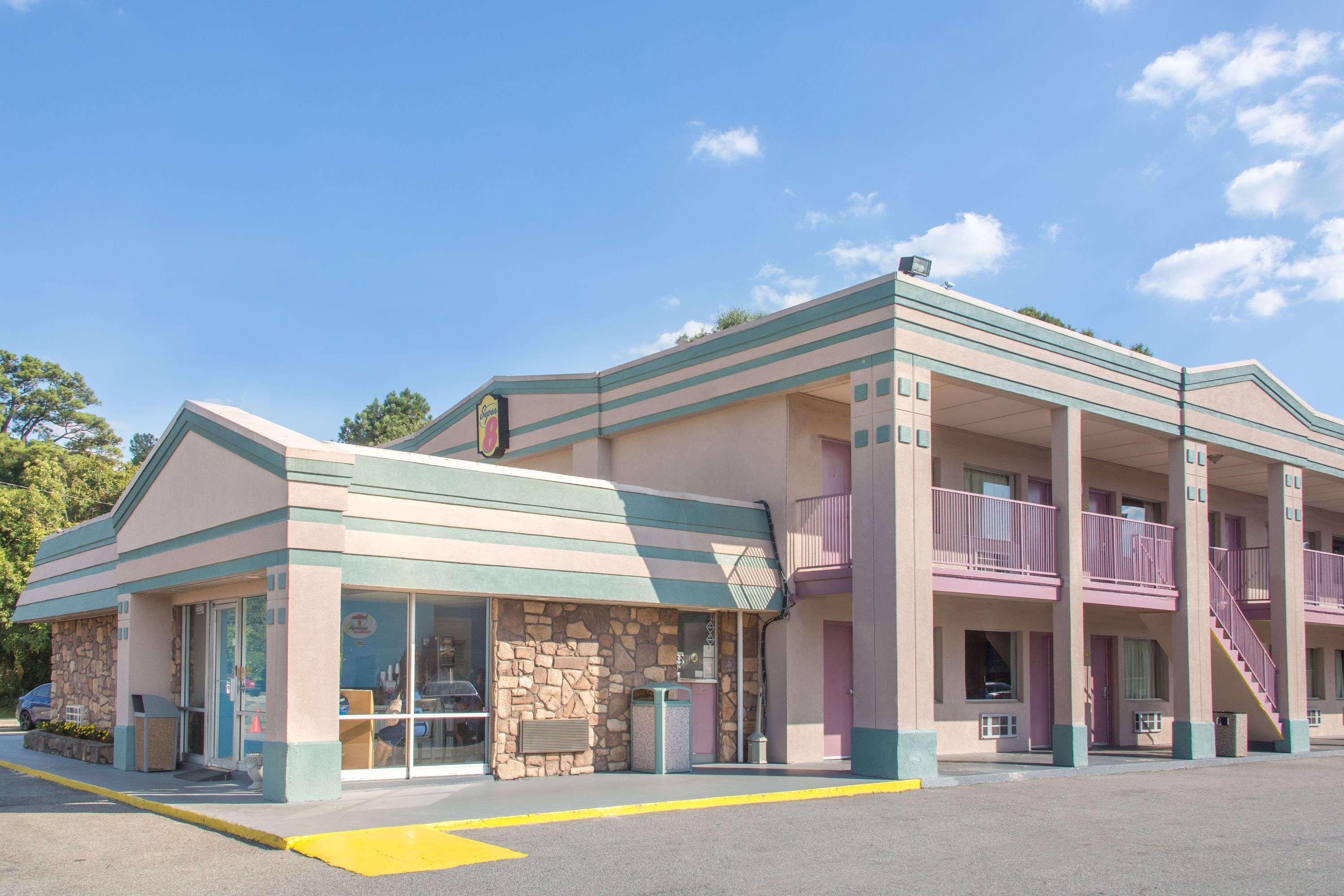 Super 8 by Wyndham Durham/University Area NC 1/15