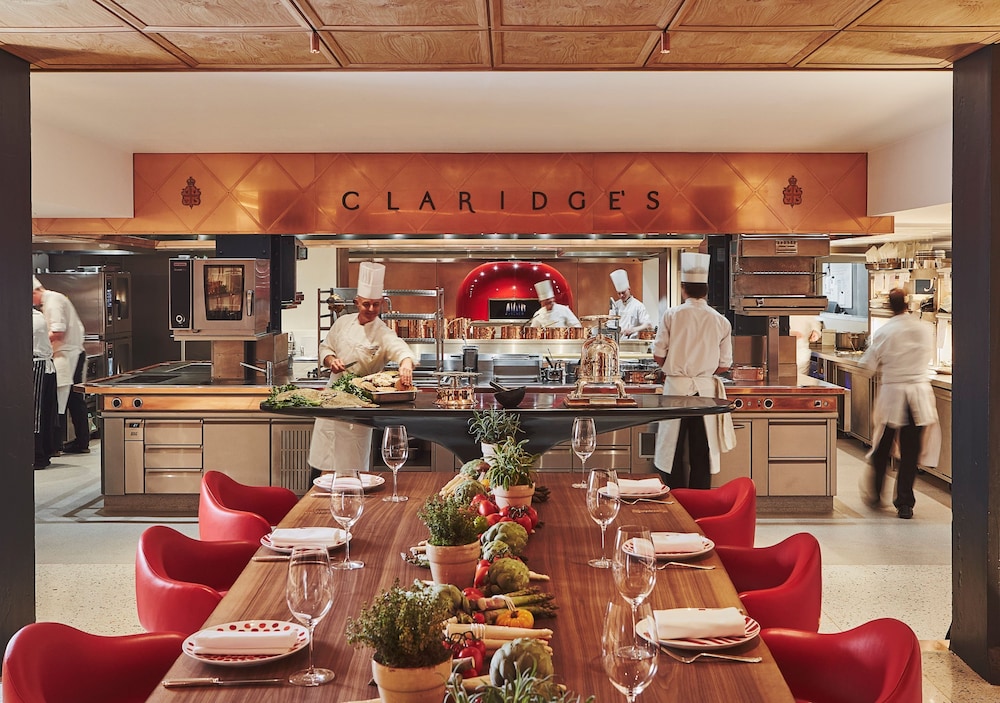 CLARIDGES HOTEL 62/73