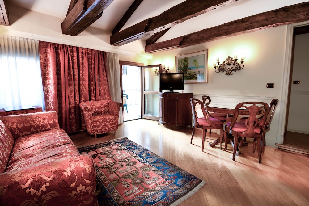 Torre dell Orologio Suites 44/60