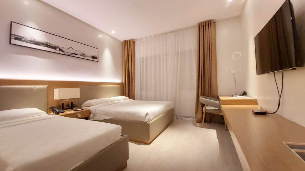 Avenue Suites Hotel 28/65