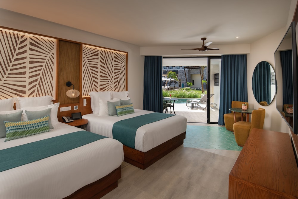 Preferred Club, Swim Out, Junior Suite, 2 Double Beds