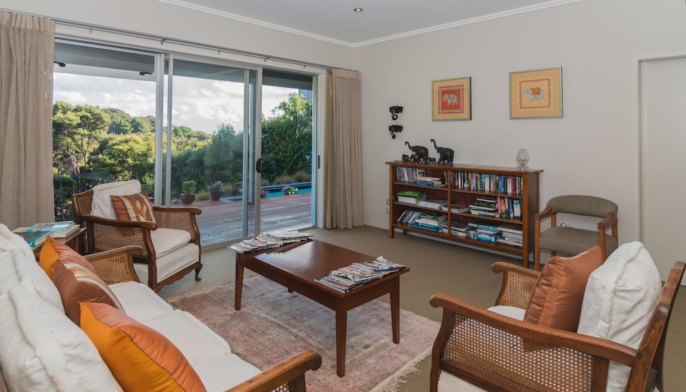 Decks of Paihia 36/44