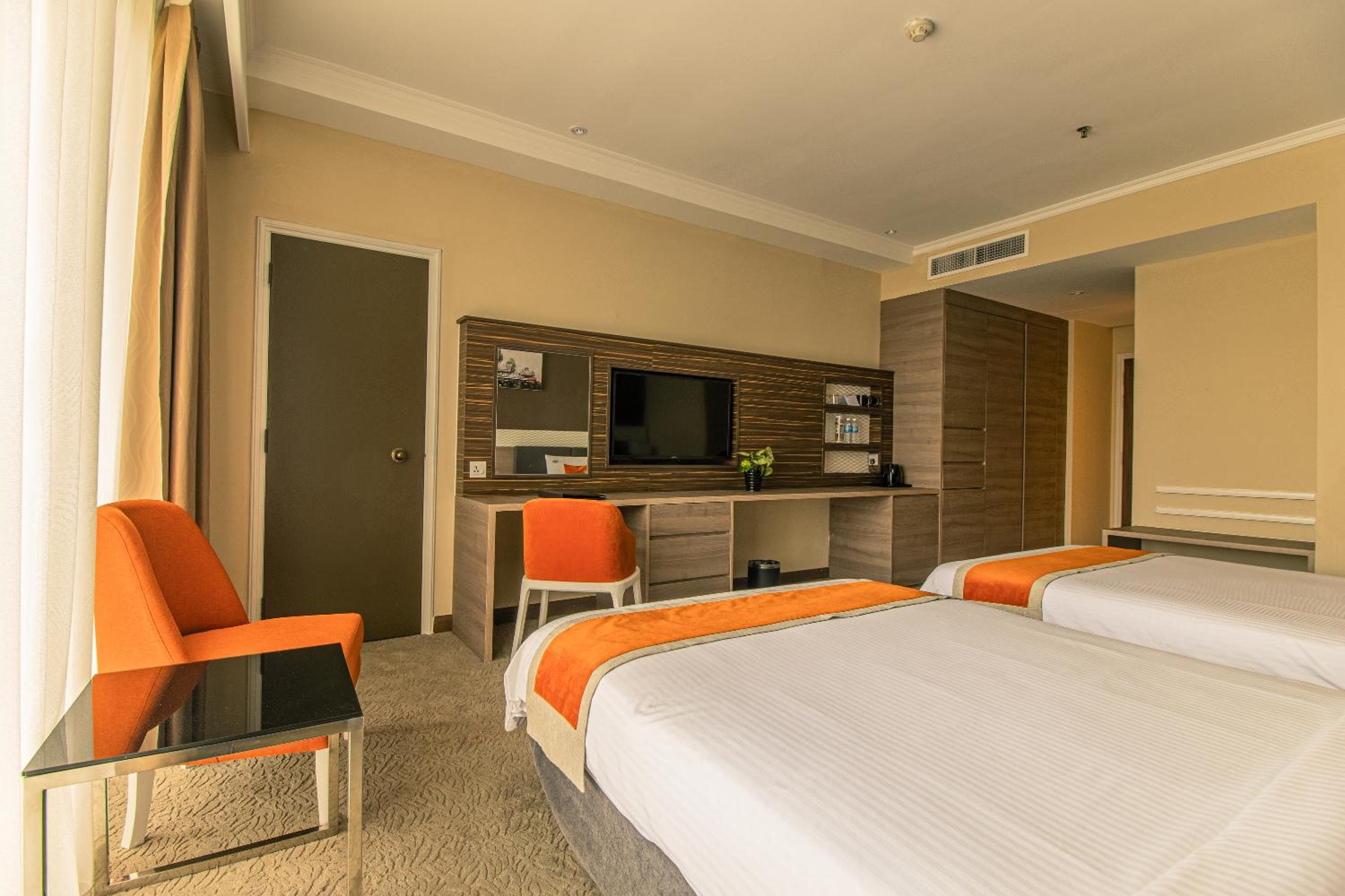 Tower, Deluxe, Twin Beds