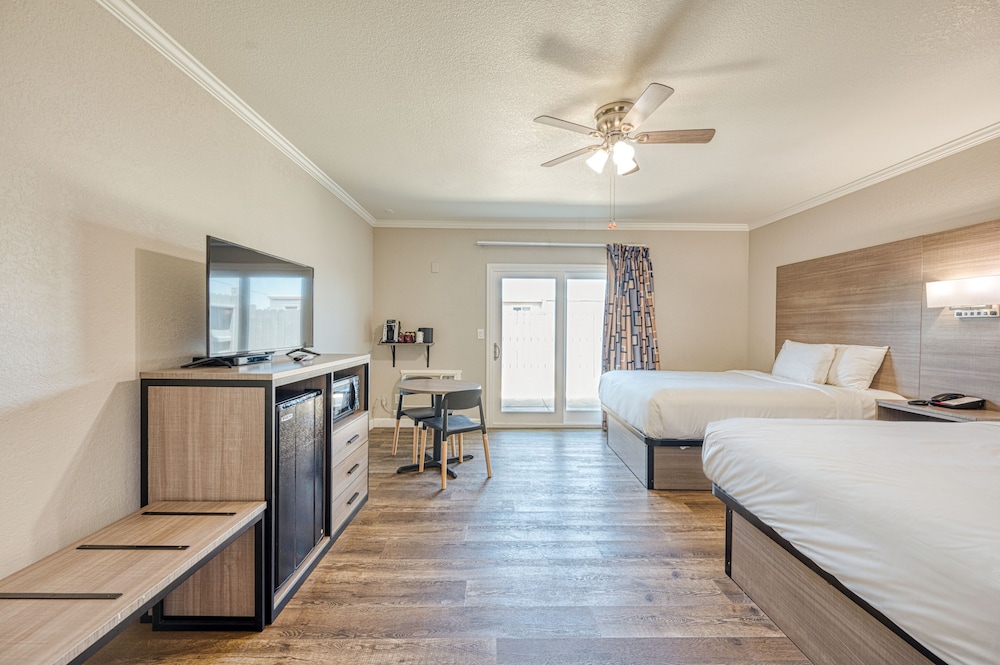 Harbor House Inn 15/50