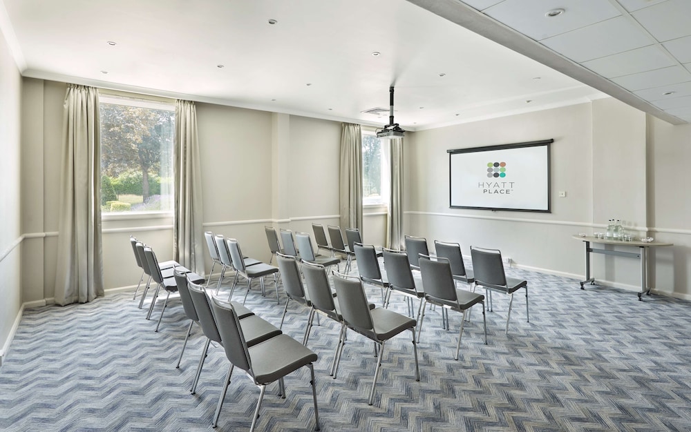 HYATT PLACE LONDON HEATHROW AIRPORT 71/77