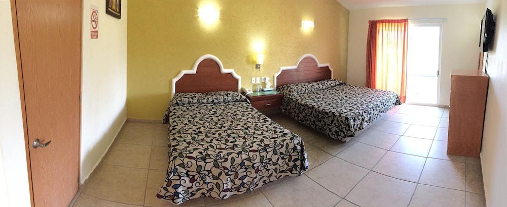Room, Quadruple, King Bed, No Air Condition