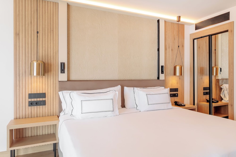 The Level, Premium, Junior Suite, King Bed, Adult Only