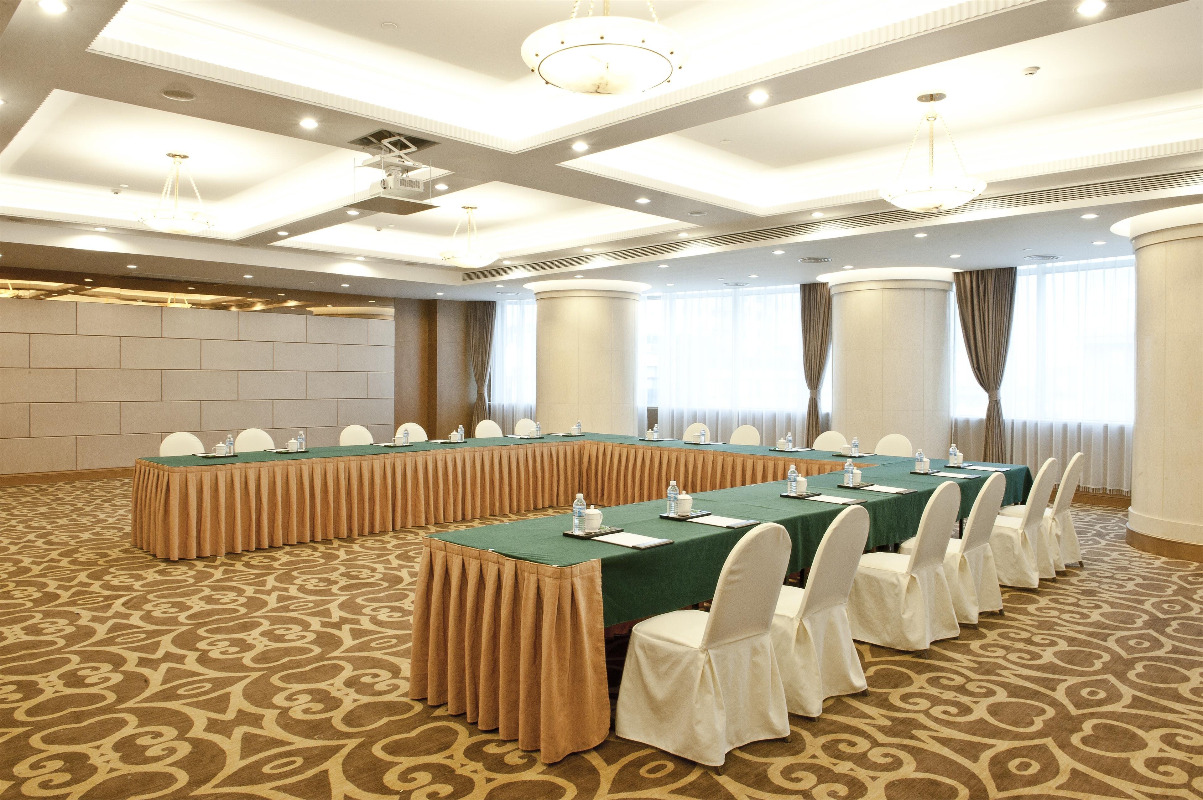 Holiday Inn Pudong 68/76
