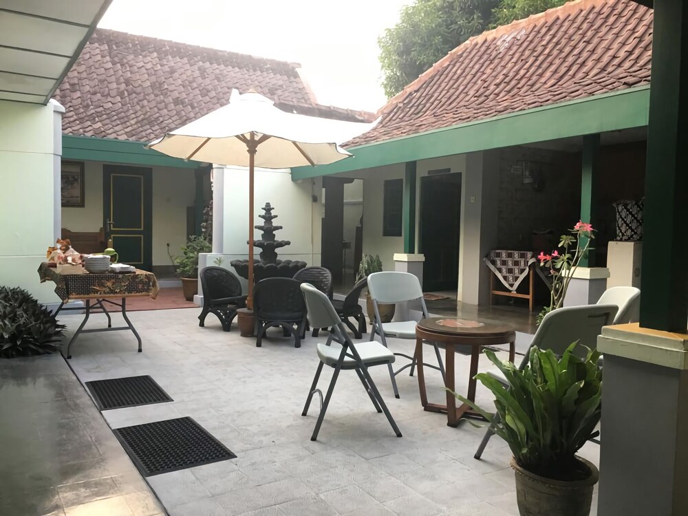 Pamularsih Homestay 38/44