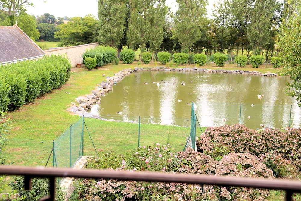 Chateau Du Bu 37/50
