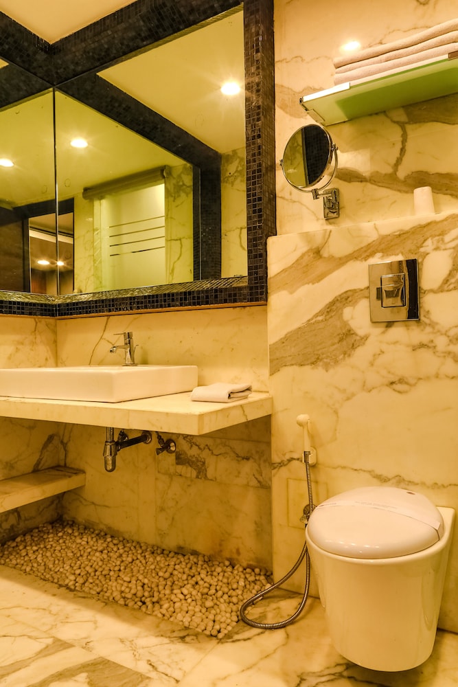 The Nanee Suites New Delhi 18/32