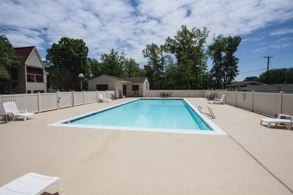 Red Roof Inn & Suites Newport News 29/48