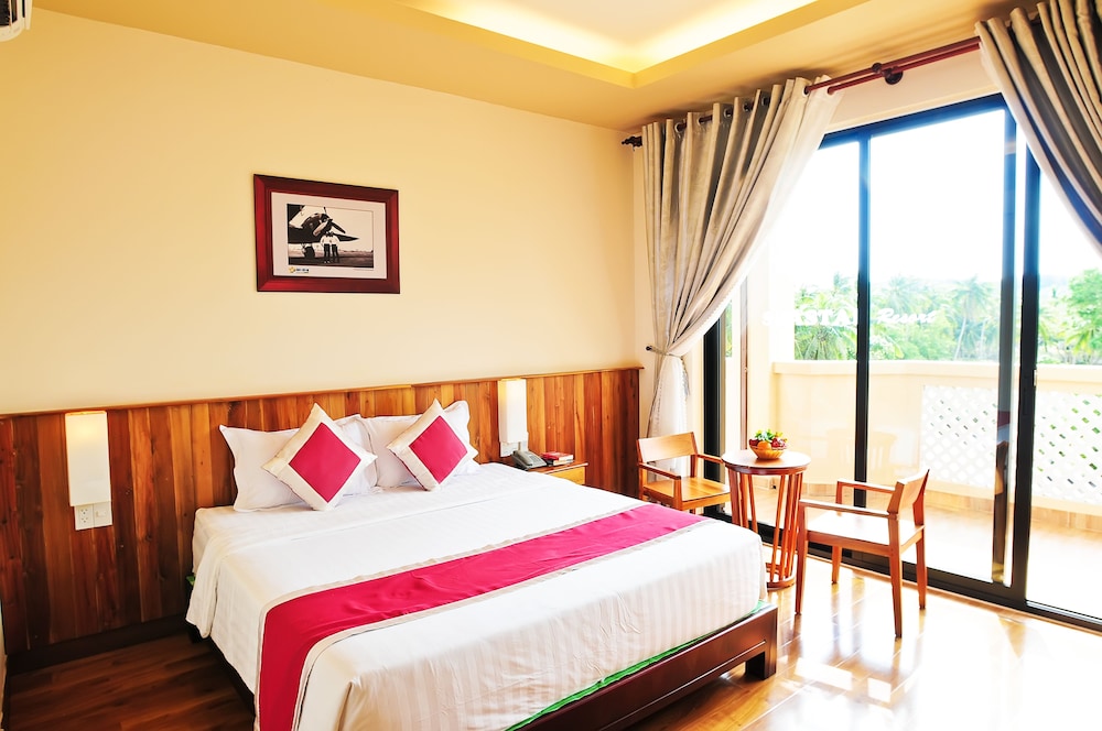 DELUXE, DOUBLE BED