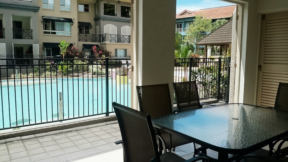 Lakes Cairns Resort And Spa 9/69
