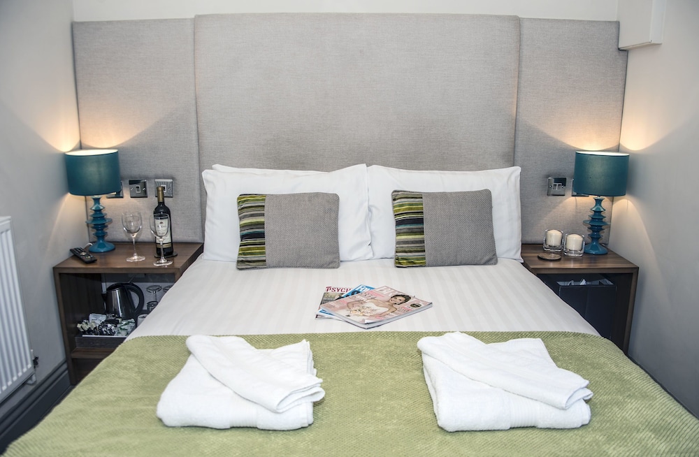 Base Serviced Apartments - City Road 20/35