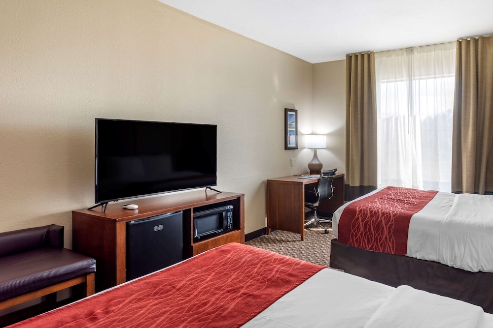 Comfort Inn & Suites Atoka-Millington 7/35