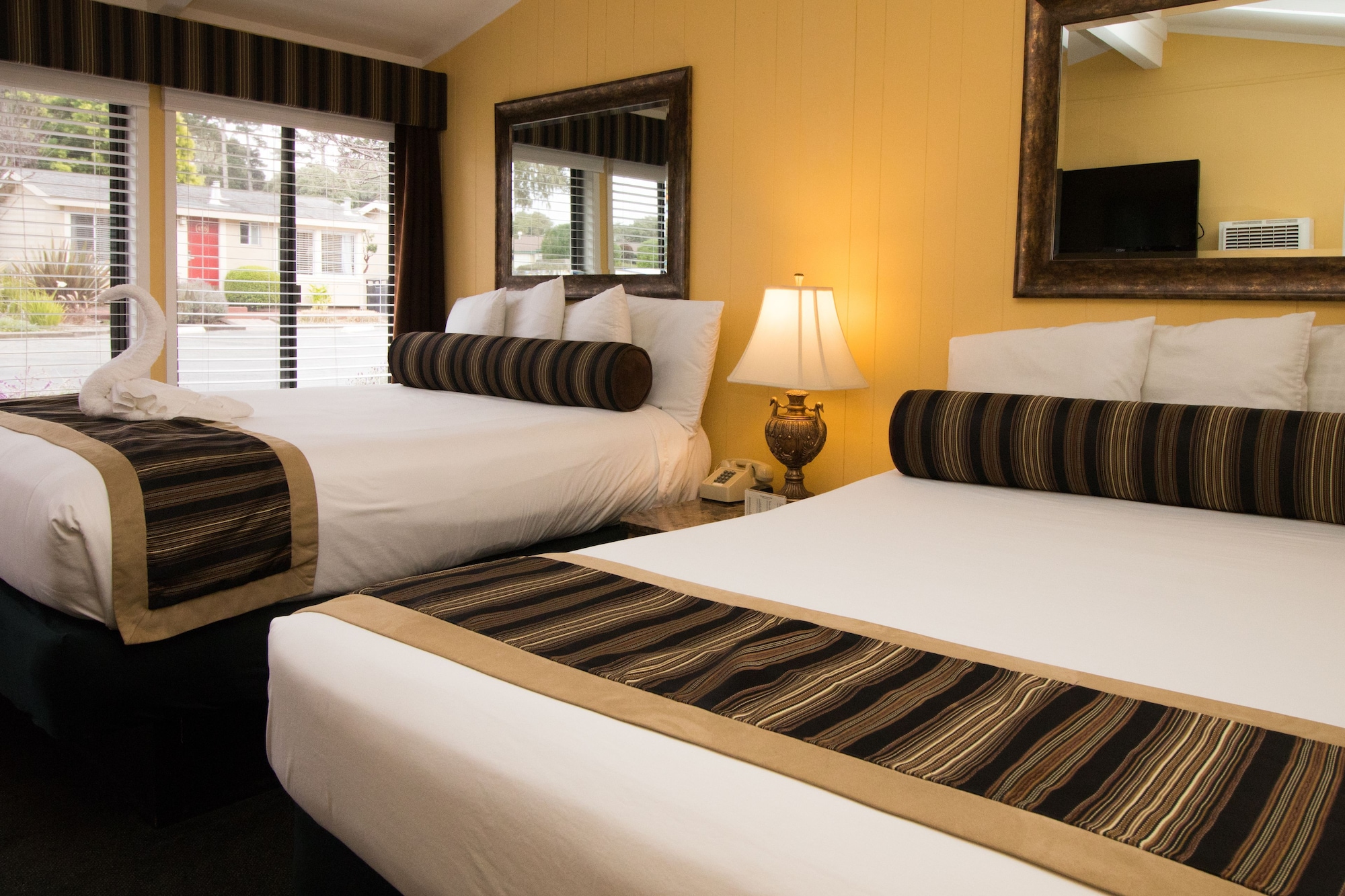 2 Bedrooms, Cottage, 1 Double and 2 Queen Beds