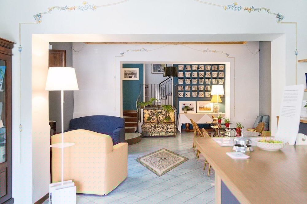 Hotel La Piazzetta 32/50