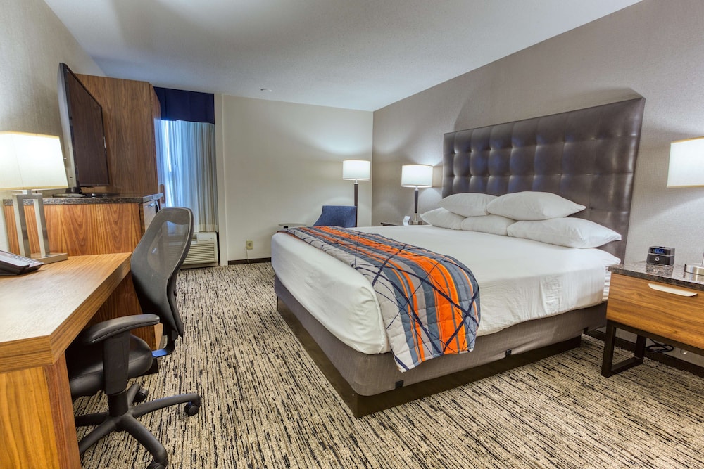 Drury Inn and Suites St Louis Collinsville 10/39