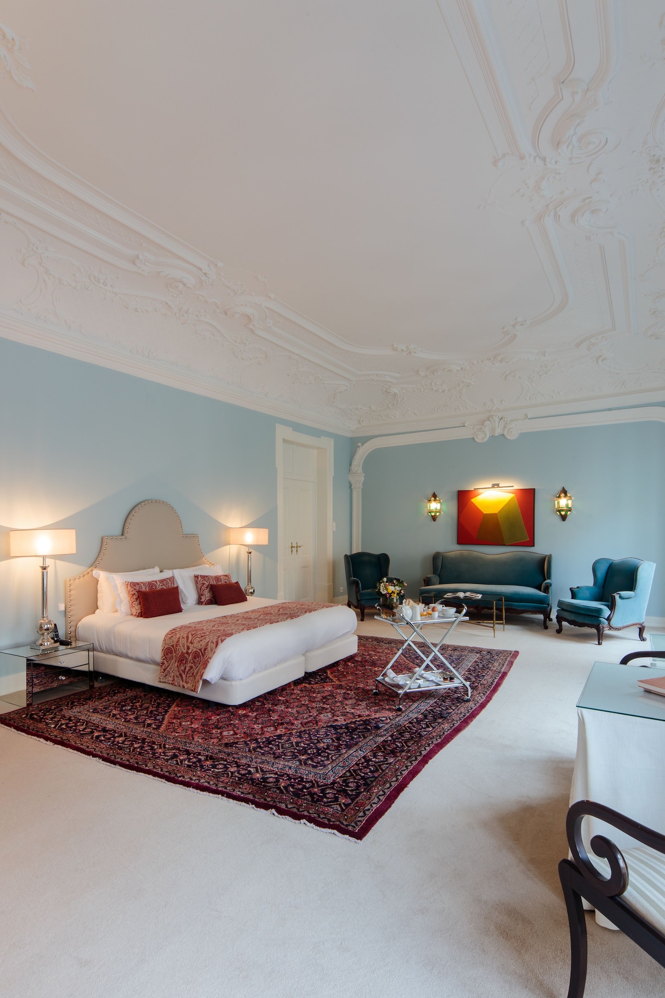 MASTER, SUITE