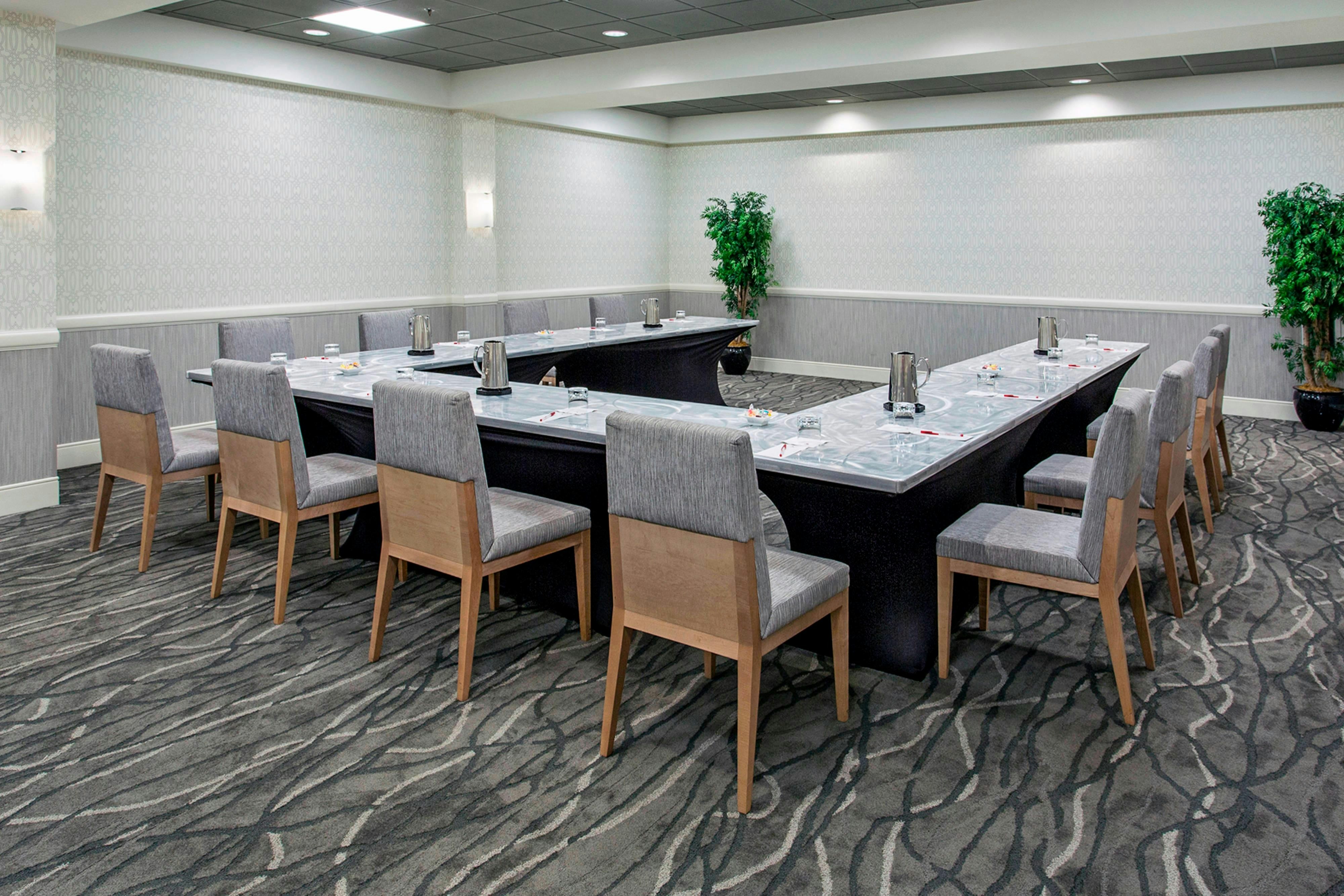 Rochester Airport Marriott 53/55