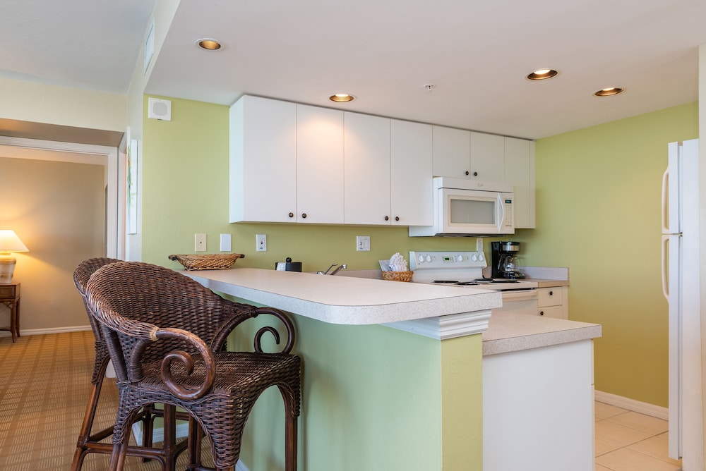 Lover's Key Resort by Check-In Vacation Rentals 65/70