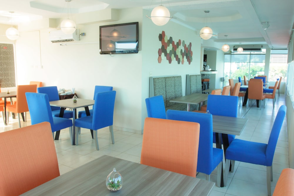 Bahia Suites 32/50
