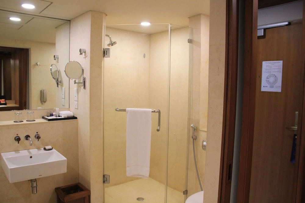 Radisson Blu Dhaka Water Garden 22/83
