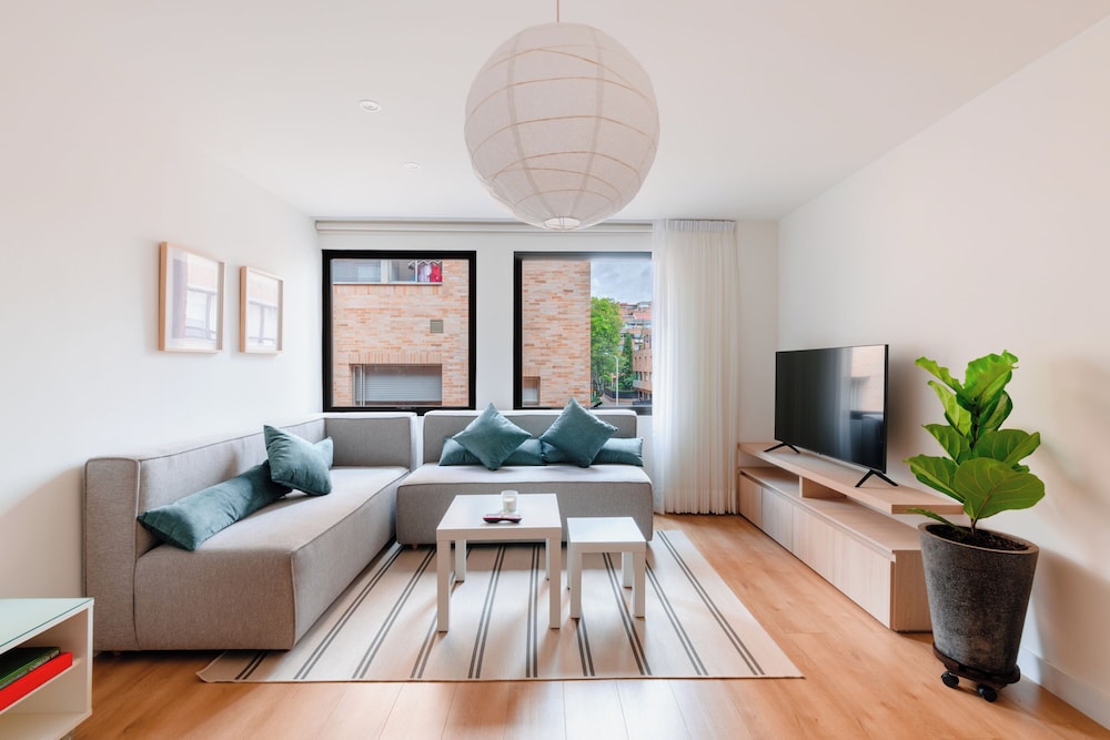 Cora 96 Street Suites and Apartments 26/50