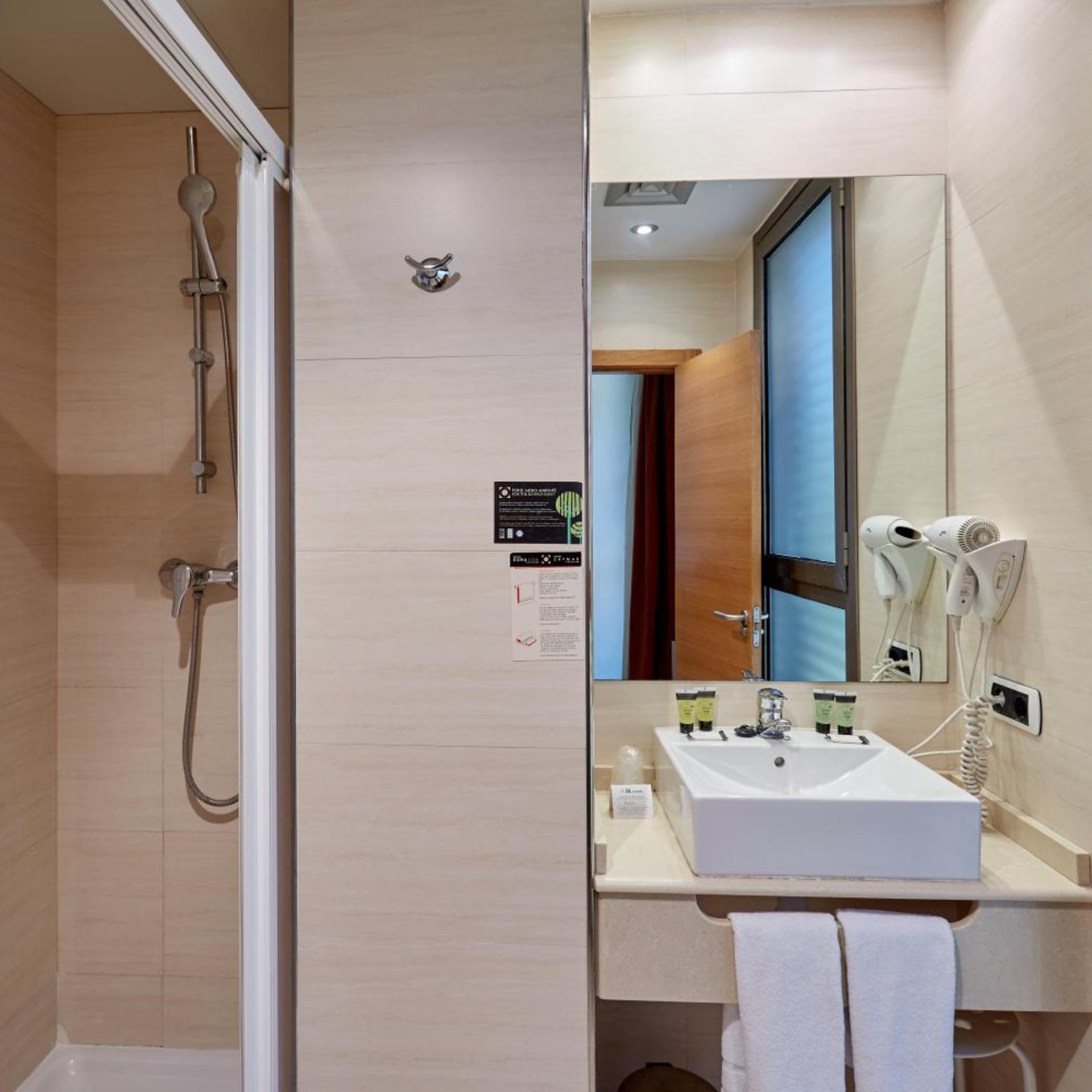 Hotel Dona Lola Castellon 48/50