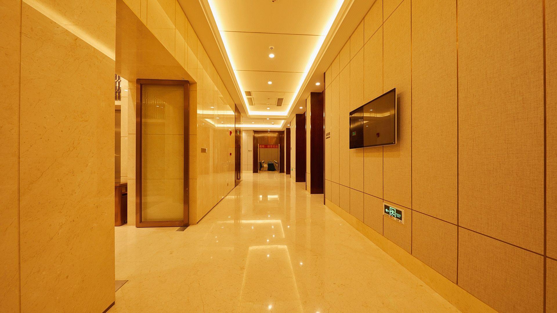 Shenzhen Air Sky Point Hotel 11/24