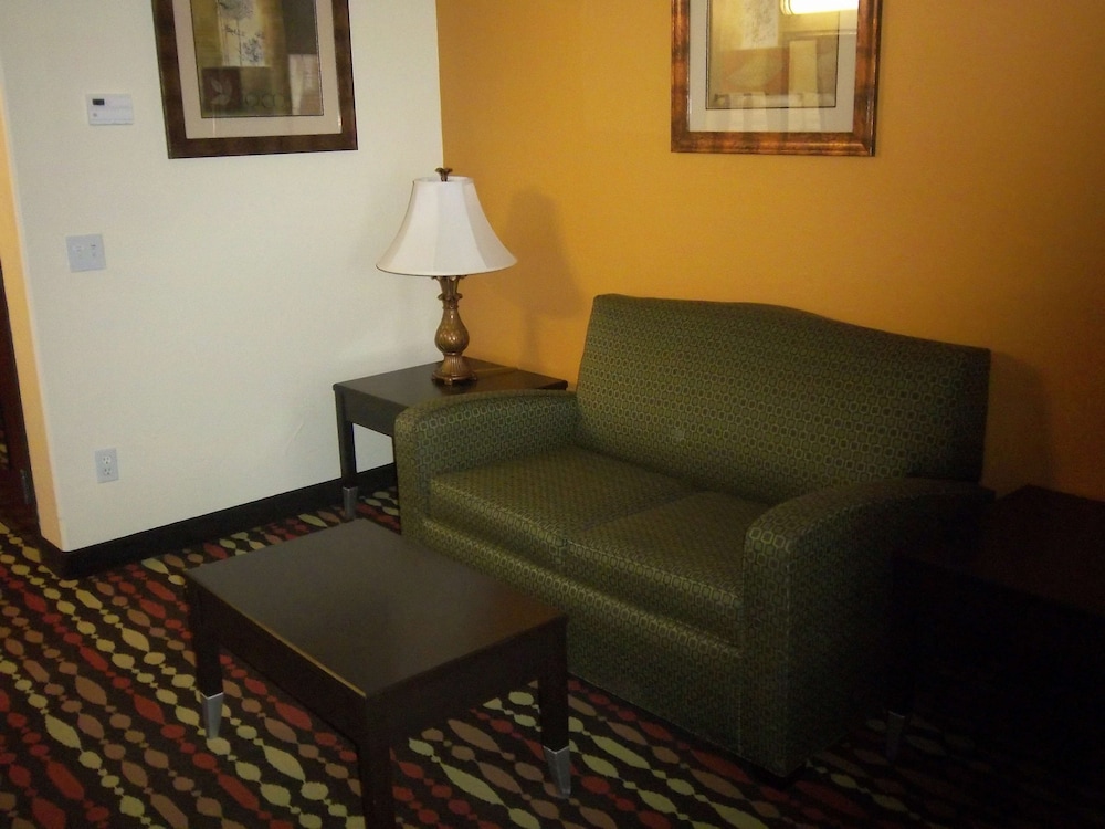 Best Western Greentree Inn & Suites 18/27