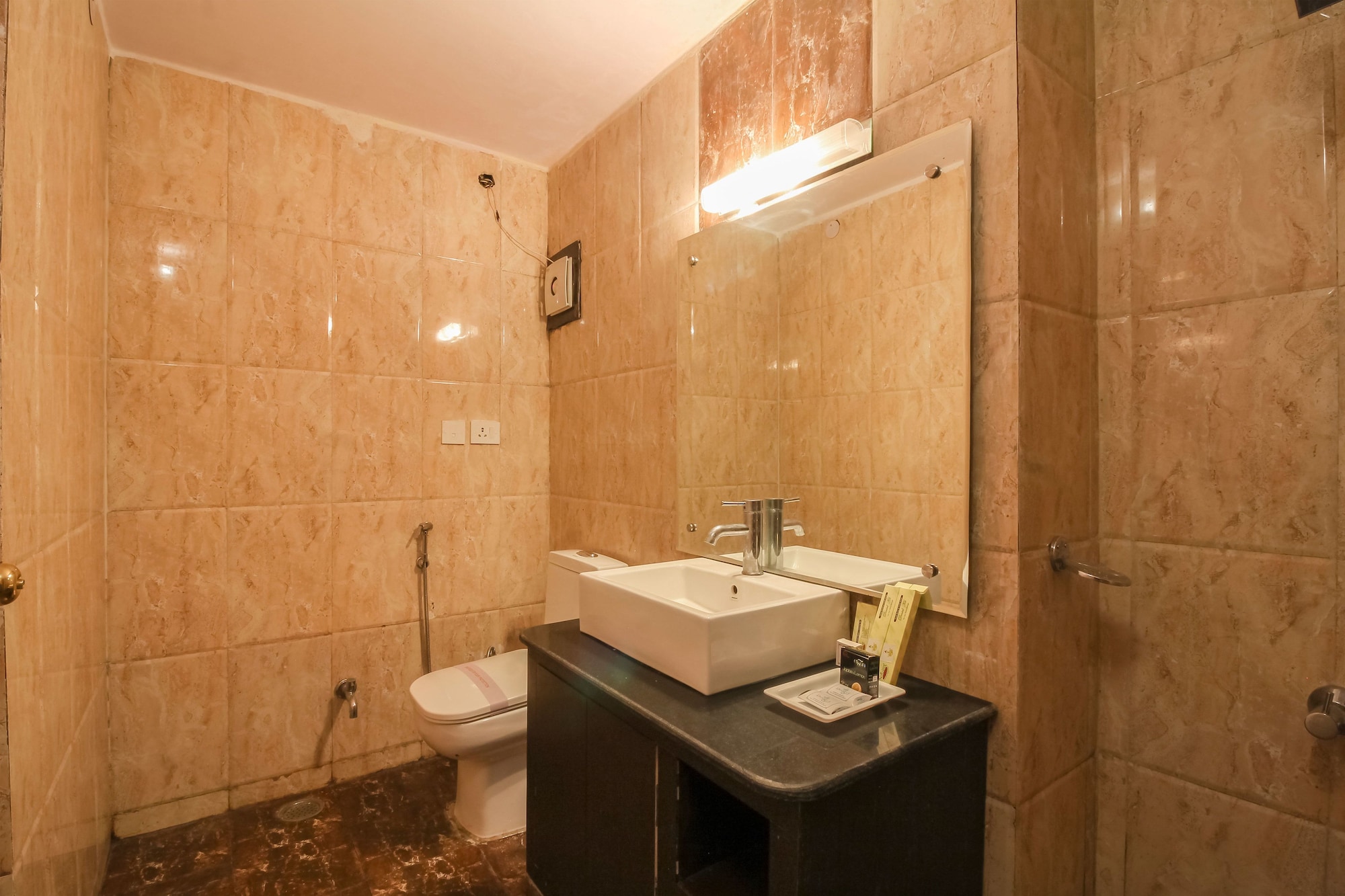 جناح تنفيذي بسرير مزدوج بغرفة نوم واحدة، Dynasty Resort, Khurpatal 7/7