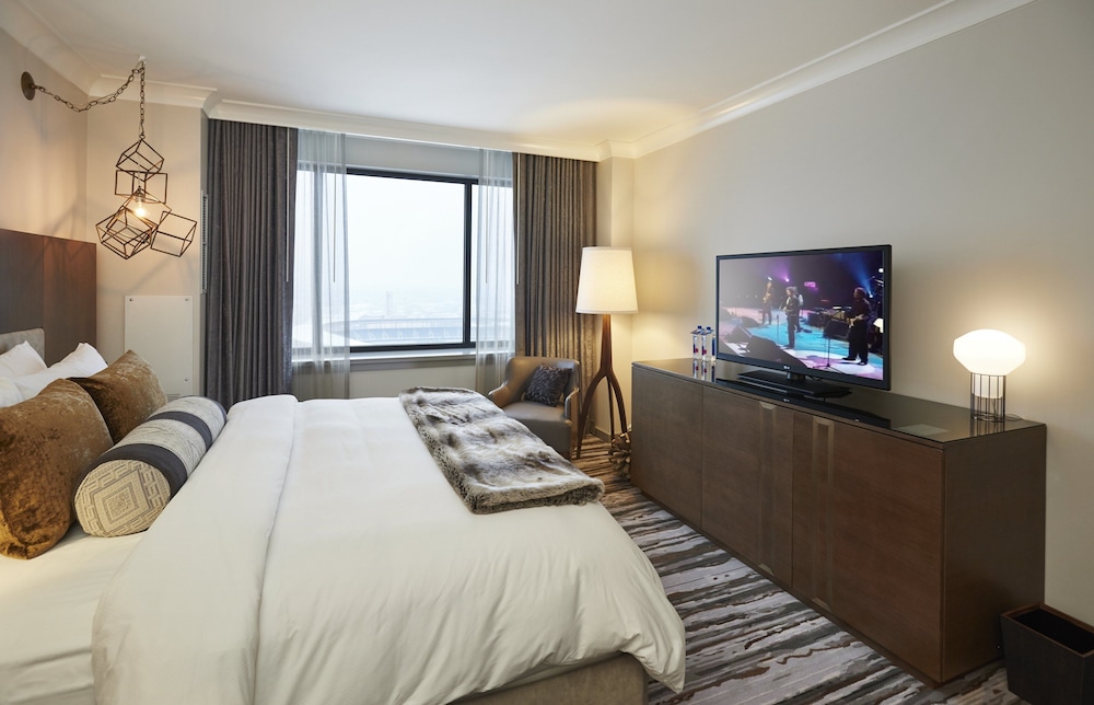 The Lofton Hotel Minneapolis, Tapestry Collection by Hilton 16/80