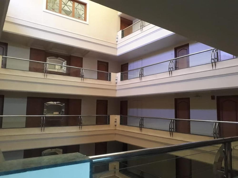Hotel Samrat 1/40