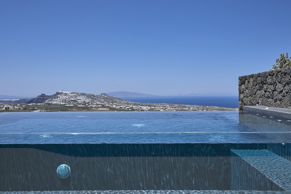 North Santorini Luxury Spa Hotel 43/50