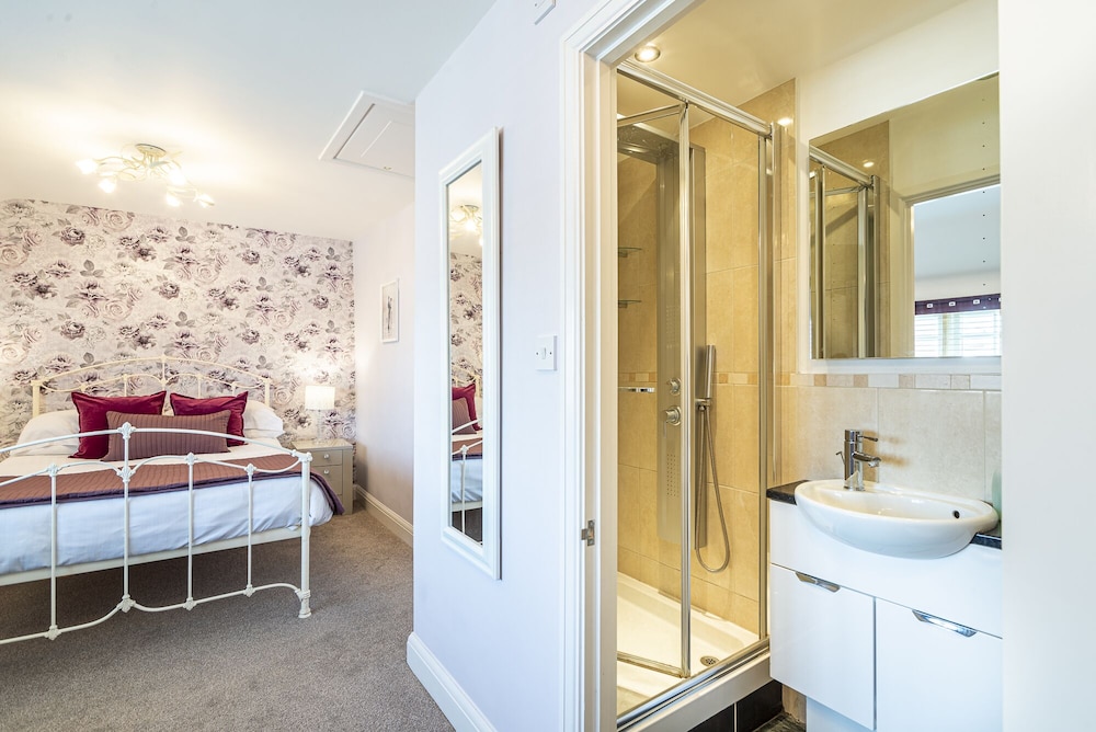 Hamiltons Boutique Accommodation 50/50