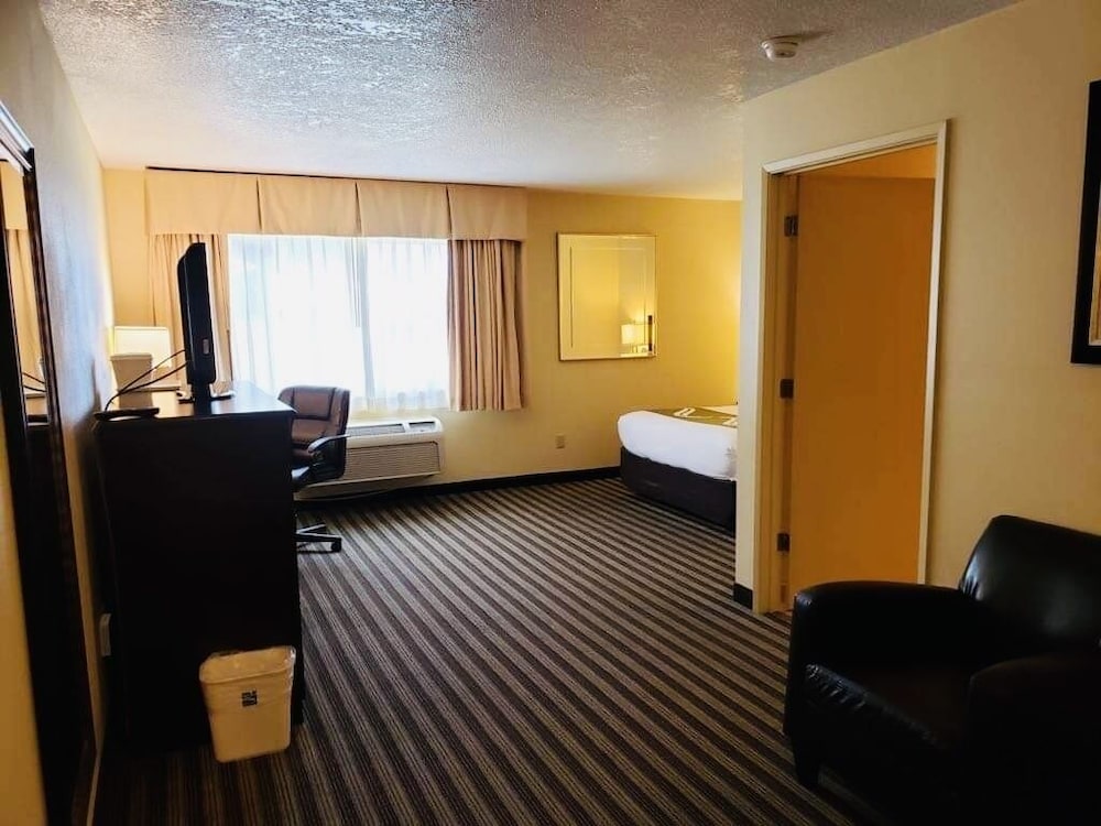 Quality Inn & Suites Vancouver - Hazel Dell 34/59