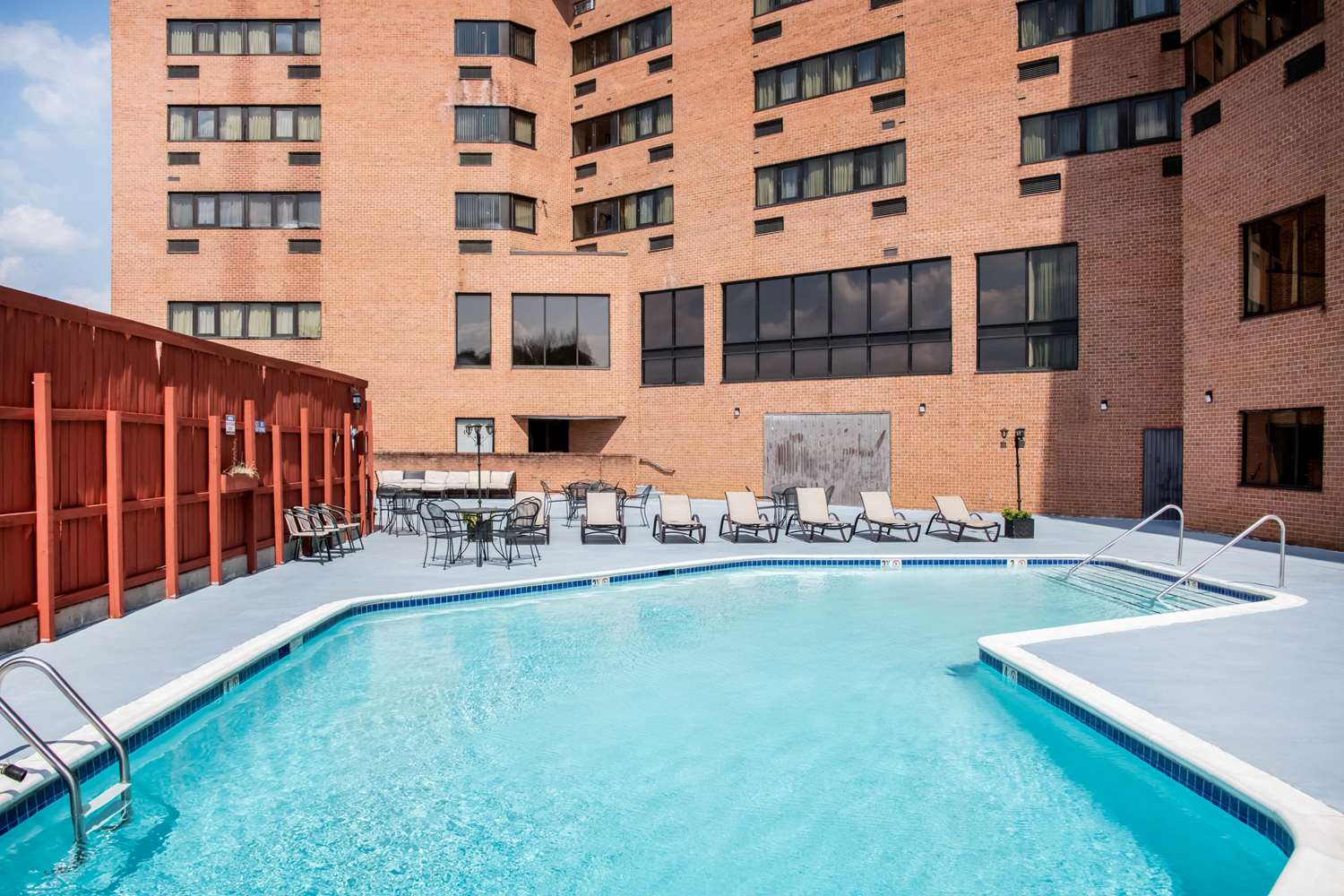 APM Inn and Suites 36/39