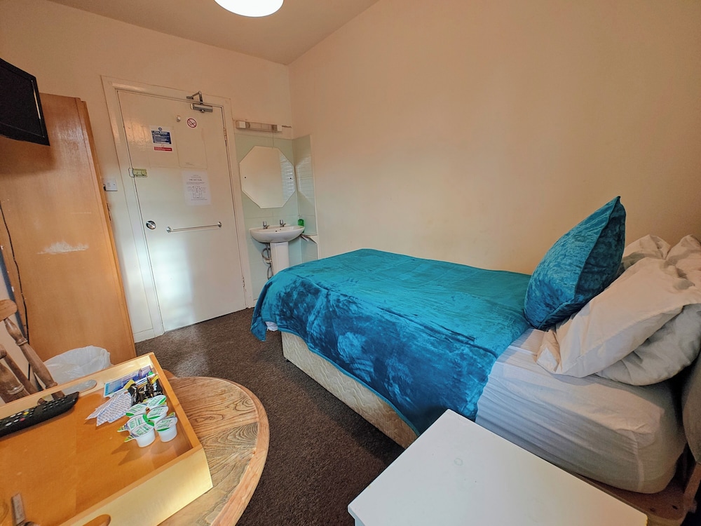 Campbell S Guest House 34/50