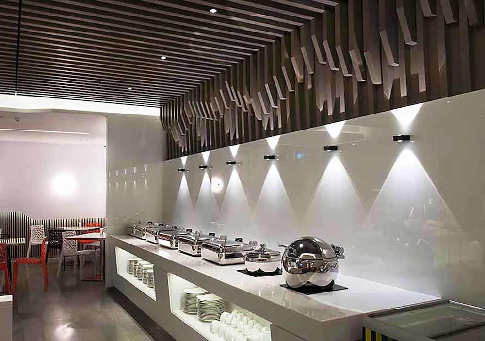 Royal Hotel Group Central Park Branch 27/36