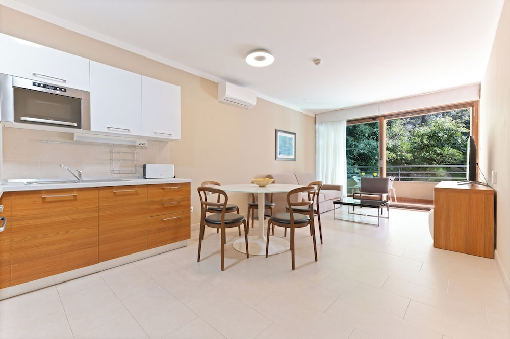 THE RESIDENCE 41/71