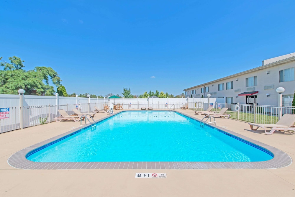 Ramada by Wyndham Vineland Millville Area 3/32