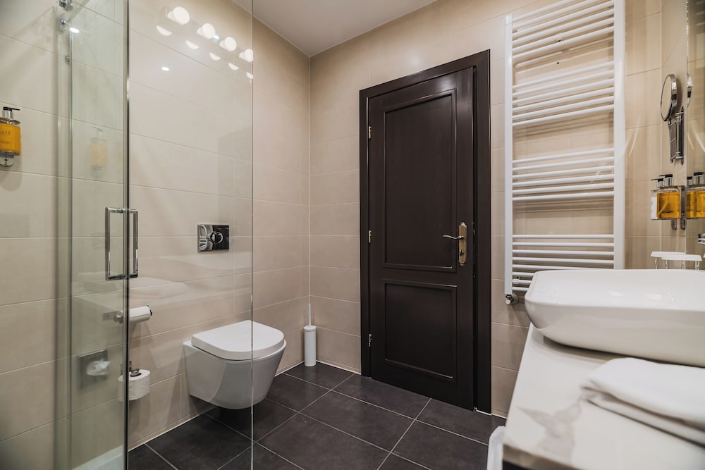 Hotel Republique 38/45
