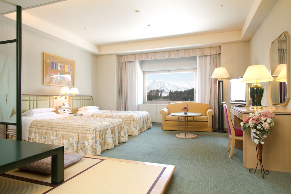 Naspa New Otani Hotel 22/75