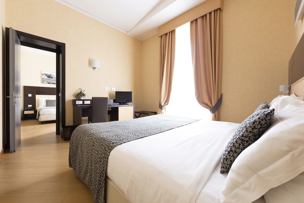 Hotel Naples 34/71